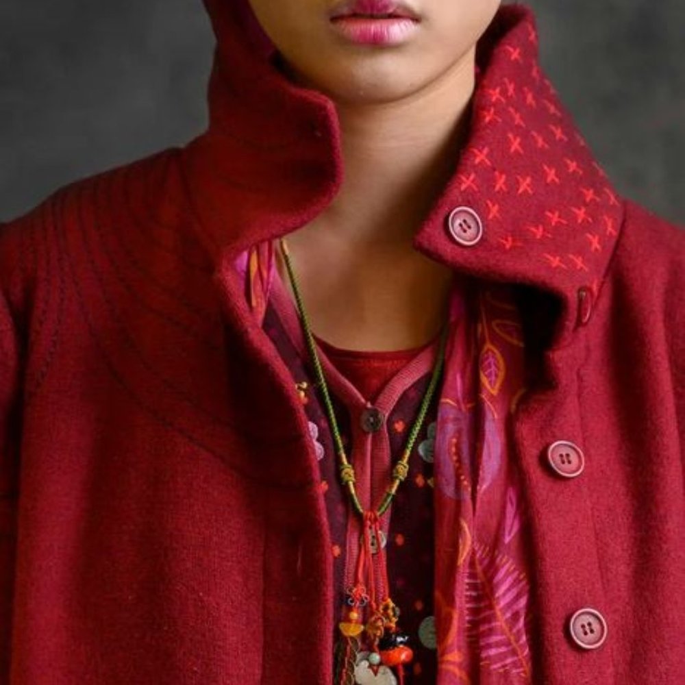 Warm and stylish Orion coat in lovely shade of red - Picture 7 of 12